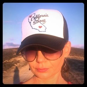 California Strong Glitter Trucker Cap!